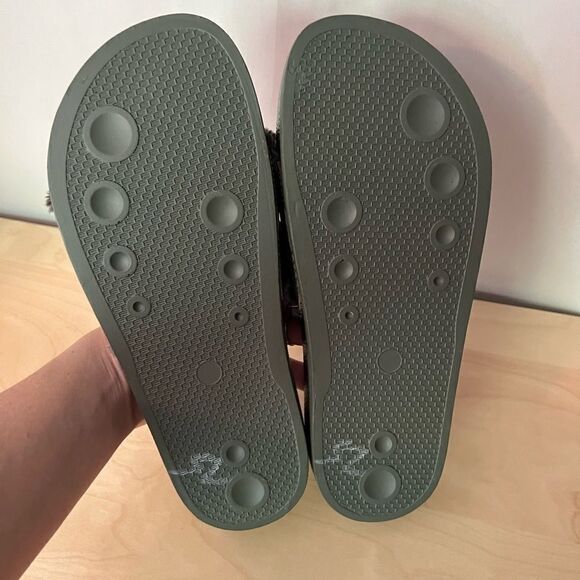 NEW Johnny Was Calme green leather space camo fur lined slip on slide sandals 8M - Picture 4 of 7